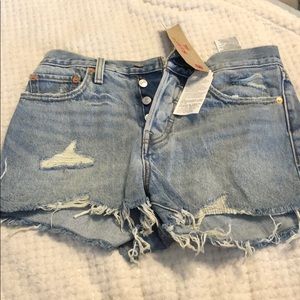 Levi’s 28 wedgie fit shorts